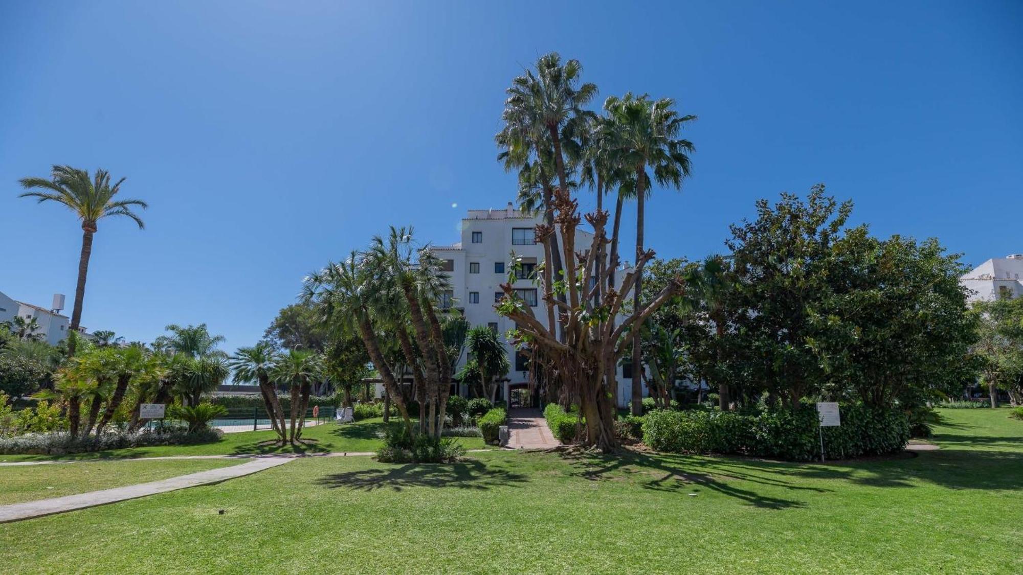 Apartemen Mediterranean Getaway Seaviews At Puerto Banus *
