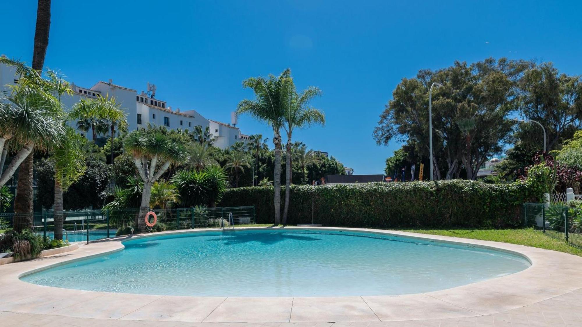 Apartemen Mediterranean Getaway Seaviews At Puerto Banus